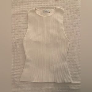 White ribbed Aritzia tank